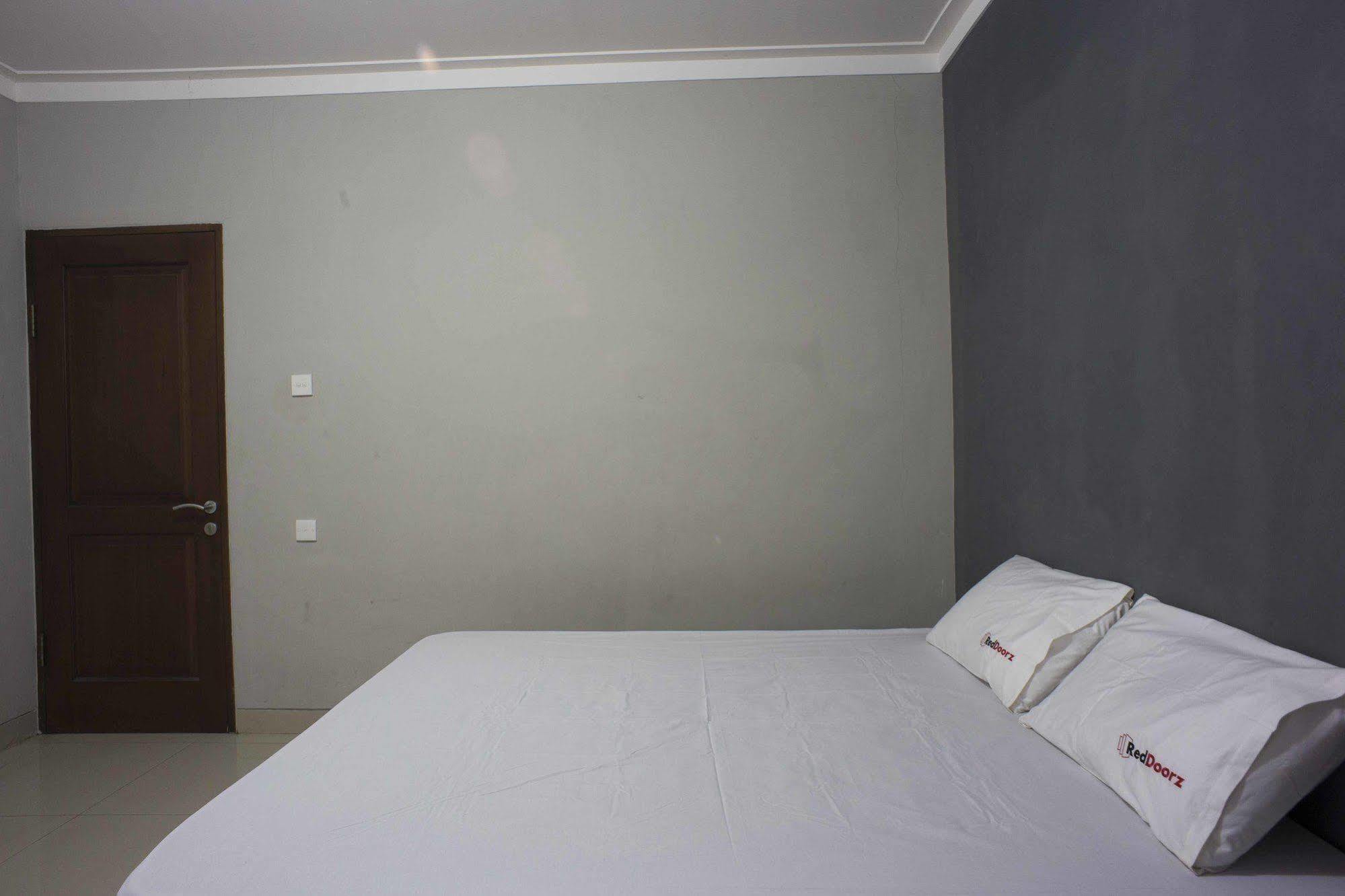 Reddoorz @ Kebon Jeruk Guest house